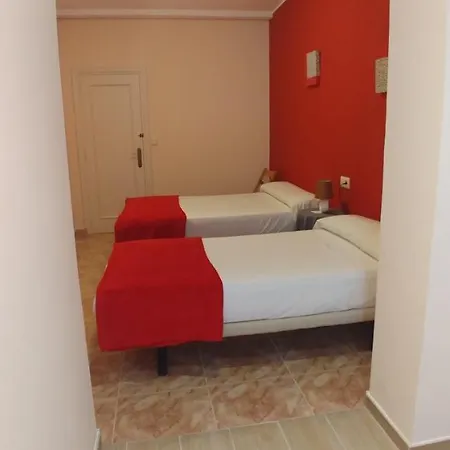 Hostal Frente Palacio-museo Selgas *